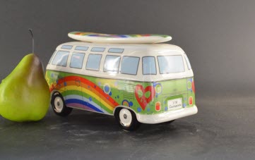 Spaarpot VW T1 Bus Peace – Gelicenseerd VW Product met Regenboog en Surfboard