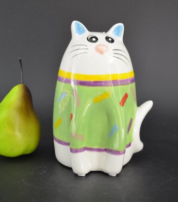 Pomme Pidou M - Spaarpot Cat Cleo, Whisker Whimsey, groene trui