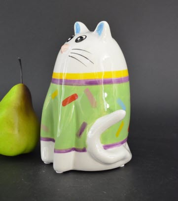 Pomme Pidou M - Spaarpot Cat Cleo, Whisker Whimsey, groene trui